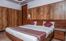 Hotel Satwah Luxe Stay - 1 Minute From Nizamuddin Railway Station & India Gate